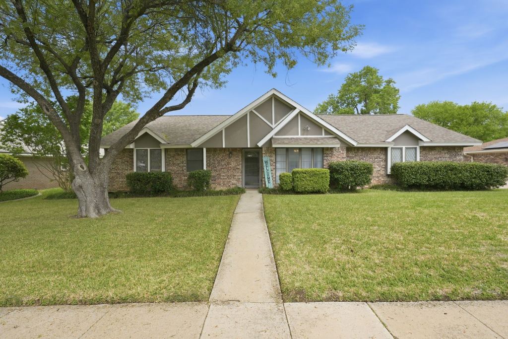 6521 Riviera Drive, North Richland Hills, TX 76180 — photo 1