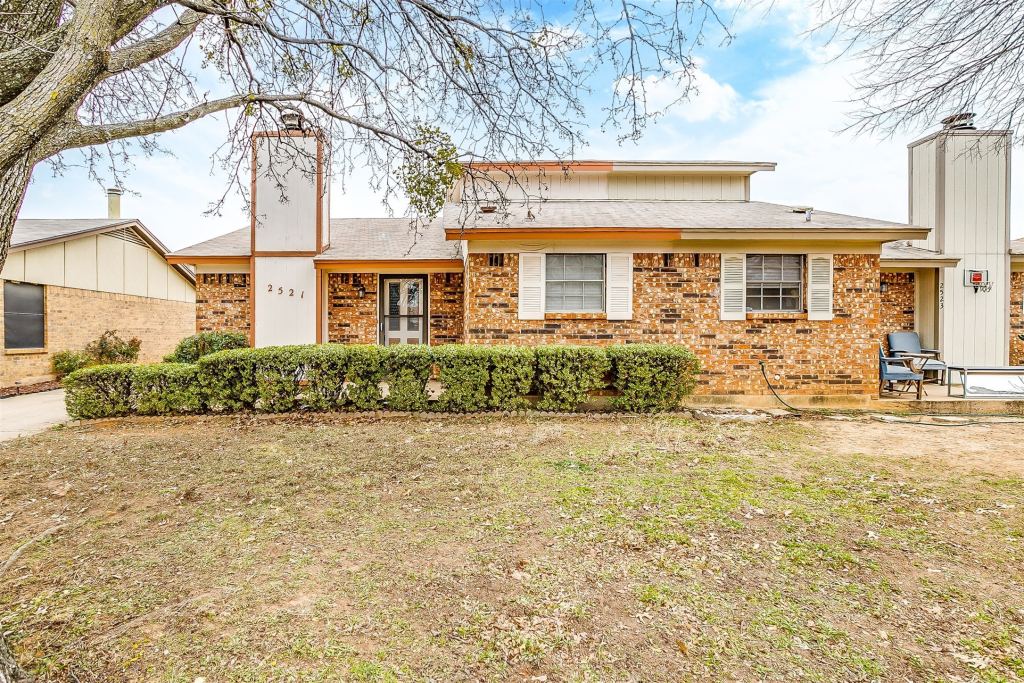 2521 Indigo Lane, Arlington, TX 76015 — photo 1