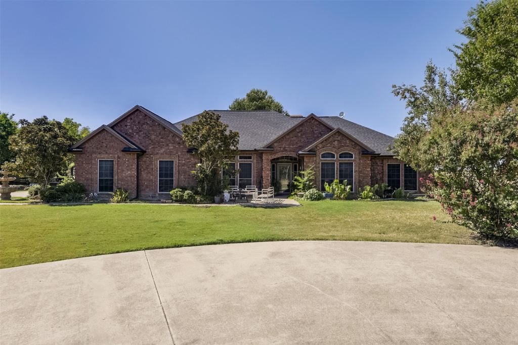 137 Cactus Road, Waxahachie, TX 75165 — photo 1