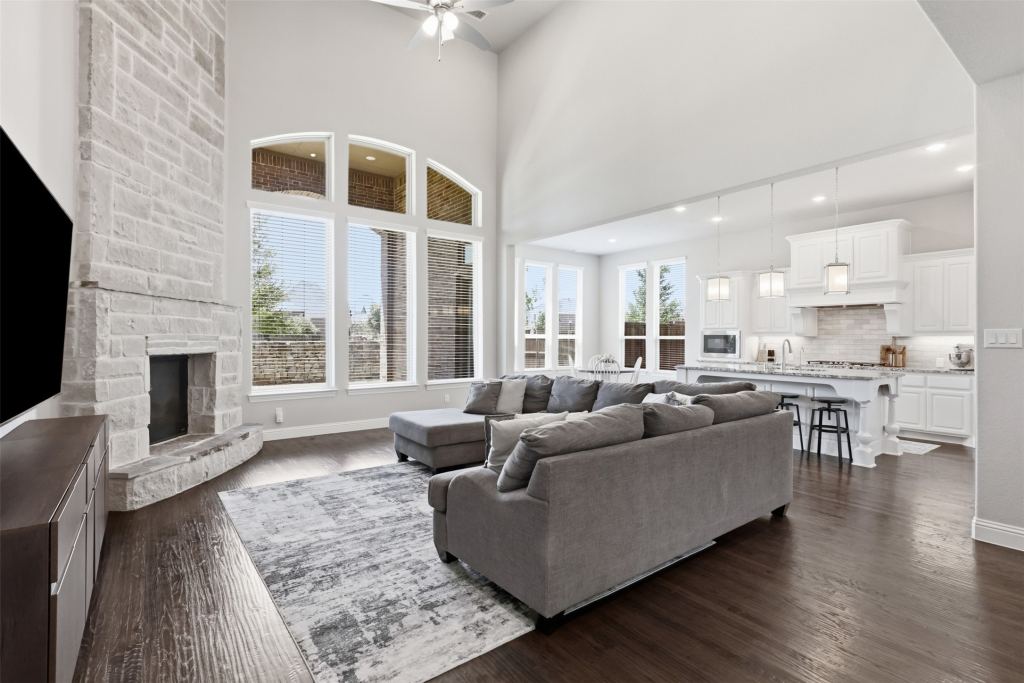 10813 Sycamore Falls Drive, Flower Mound, TX 76226 — photo 1