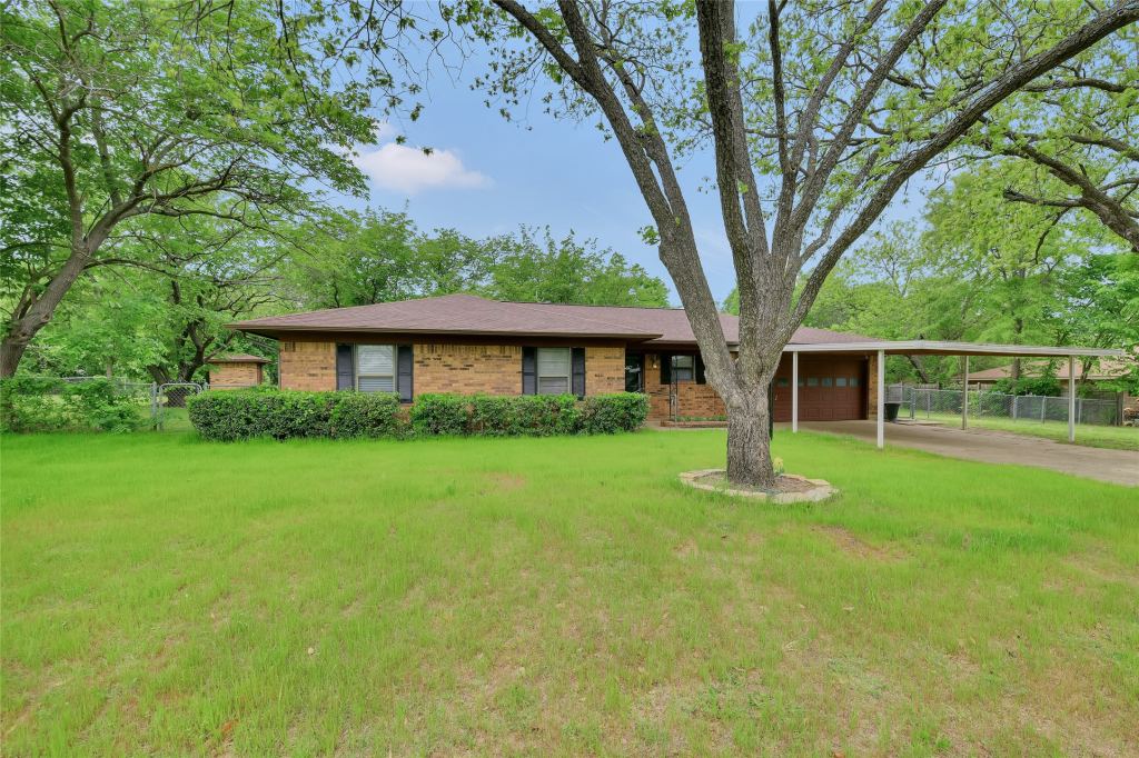 609 Cooper Lane, Kennedale, TX 76060 — photo 1