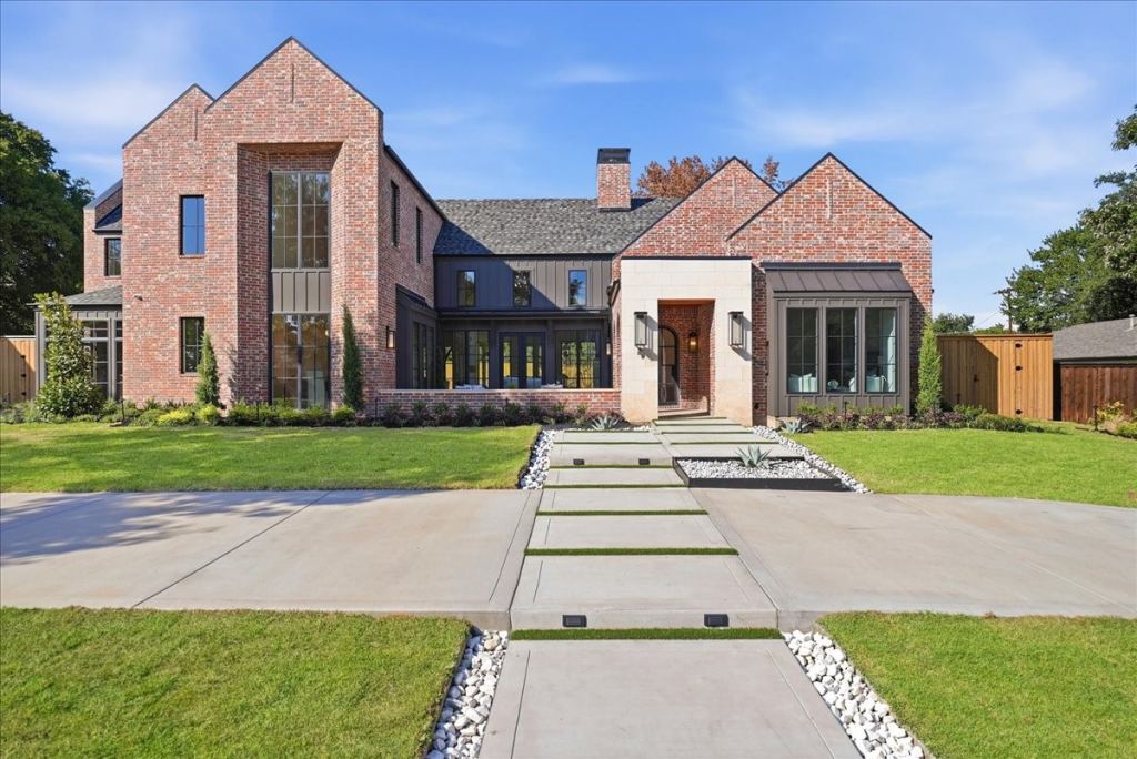3787 Vinecrest Drive