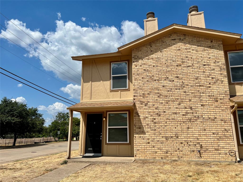 2019 Paisley Drive A, Arlington, TX 76015 — photo 1
