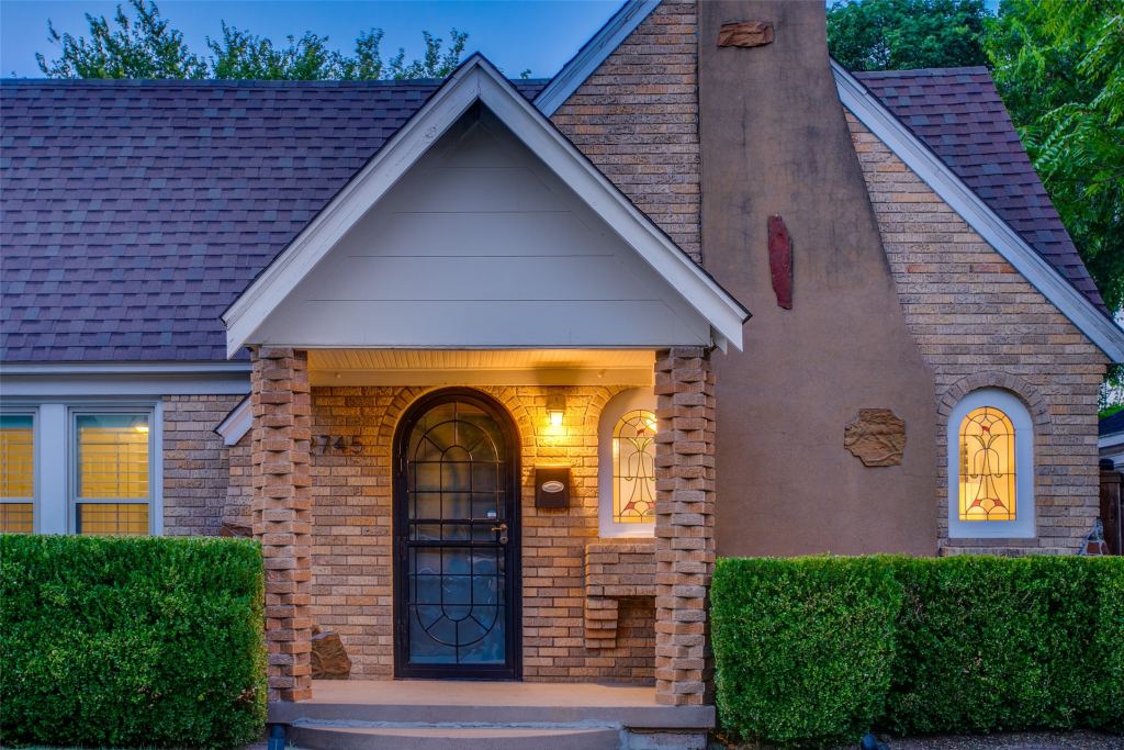 2745 Ivandell Avenue, Dallas, TX 75211 — photo 1