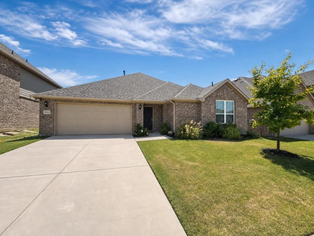 2812 Ranger Lane, Aubrey, TX 76227 — photo 1