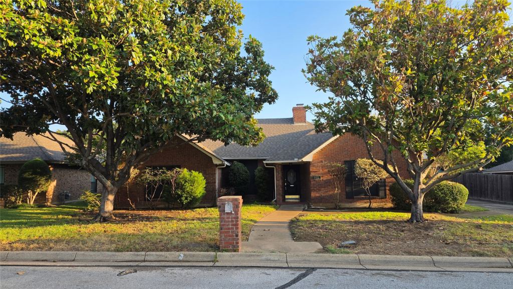 4401 Waycross Drive, Arlington, TX 76016 — photo 1
