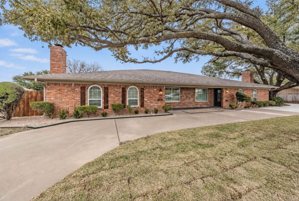 4904 Arborlawn Drive, Fort Worth, TX 76109 — photo 1