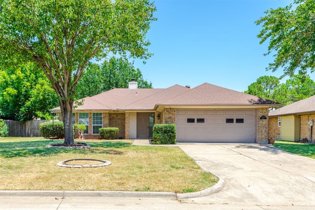 2506 Mckensie Lane, Grand Prairie, TX 75052 — photo 1