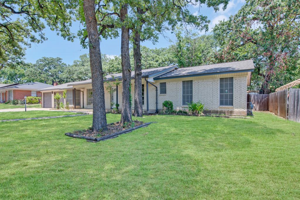 3505 Oak Haven Drive, Forest Hill, TX 76119 — photo 1