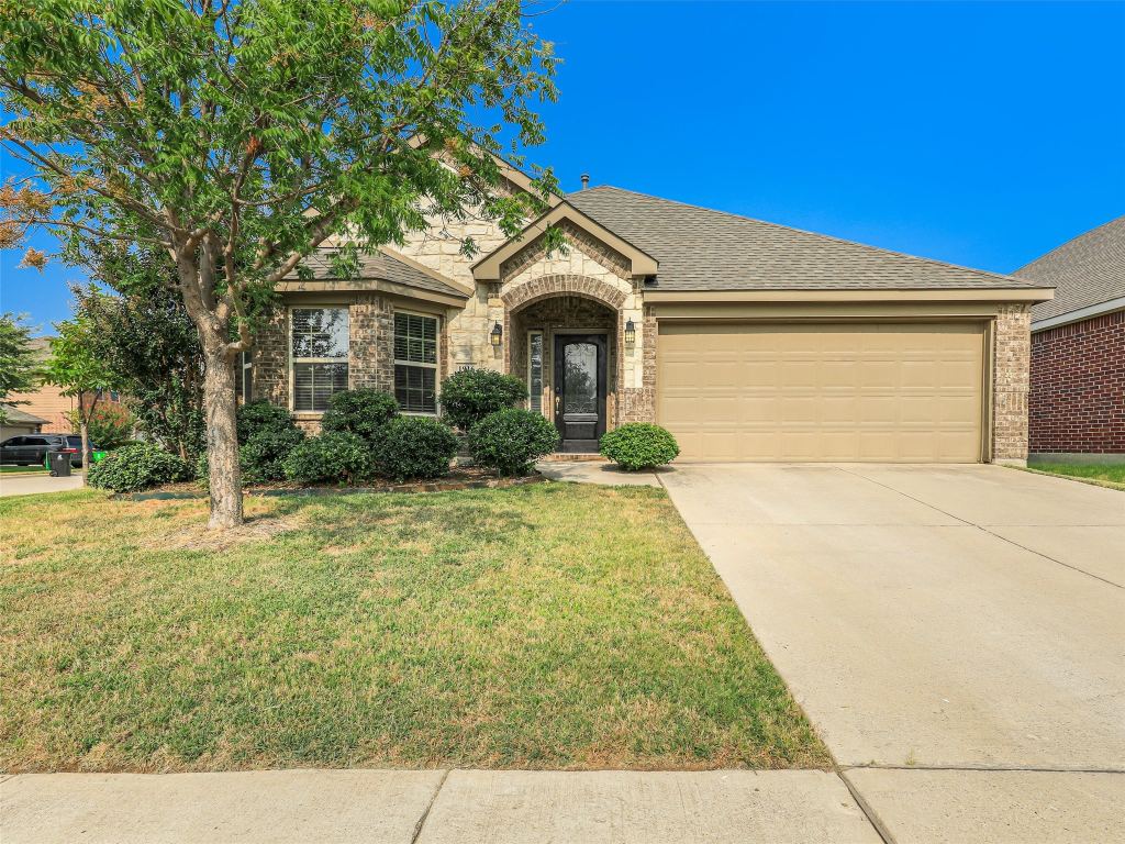 1916 Gayla Creek Drive, Little Elm, TX 75068 — photo 1