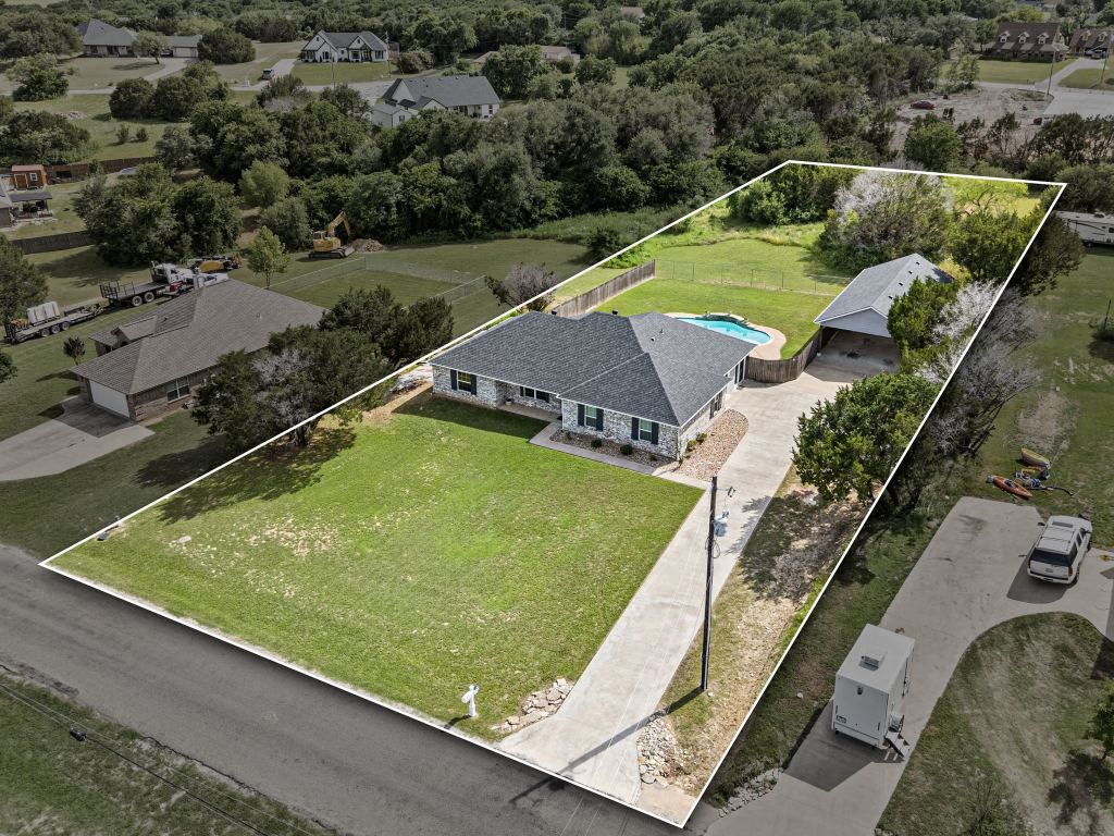 4000 Goliad Drive, Granbury, TX 76048 — photo 1