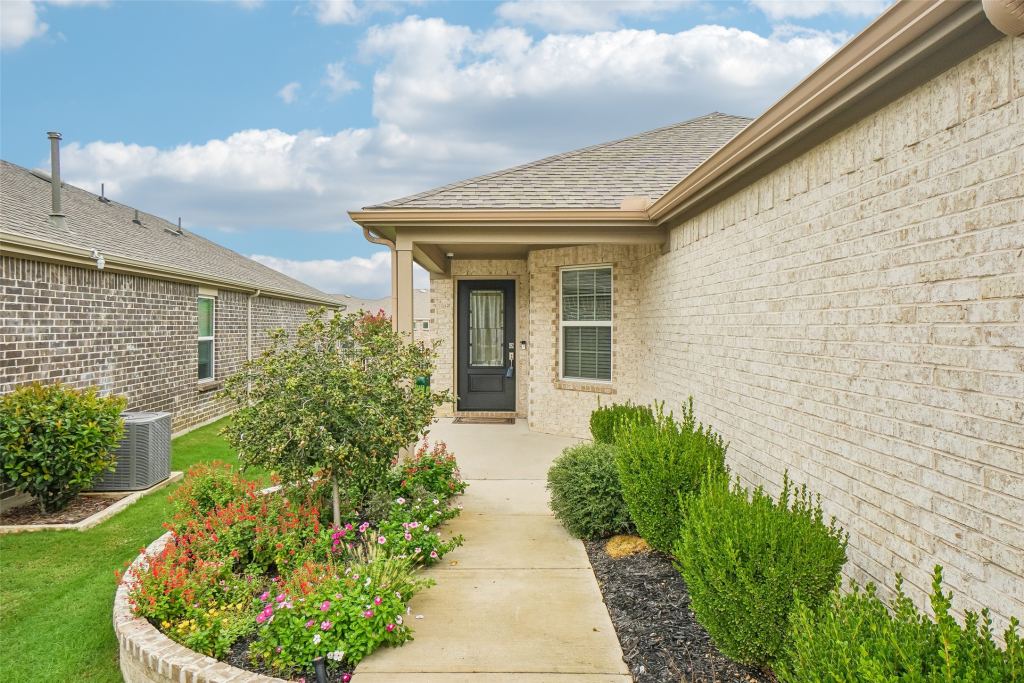 7665 Parade Drive