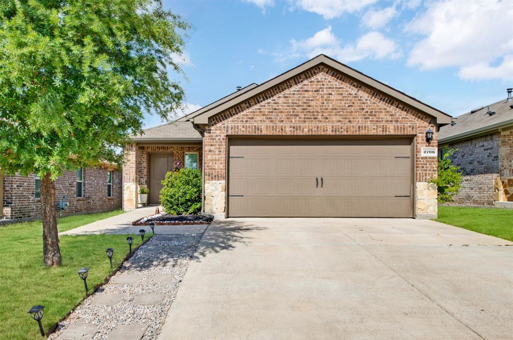 2706 Blackbuck Court, Crandall, TX 75114 — photo 1