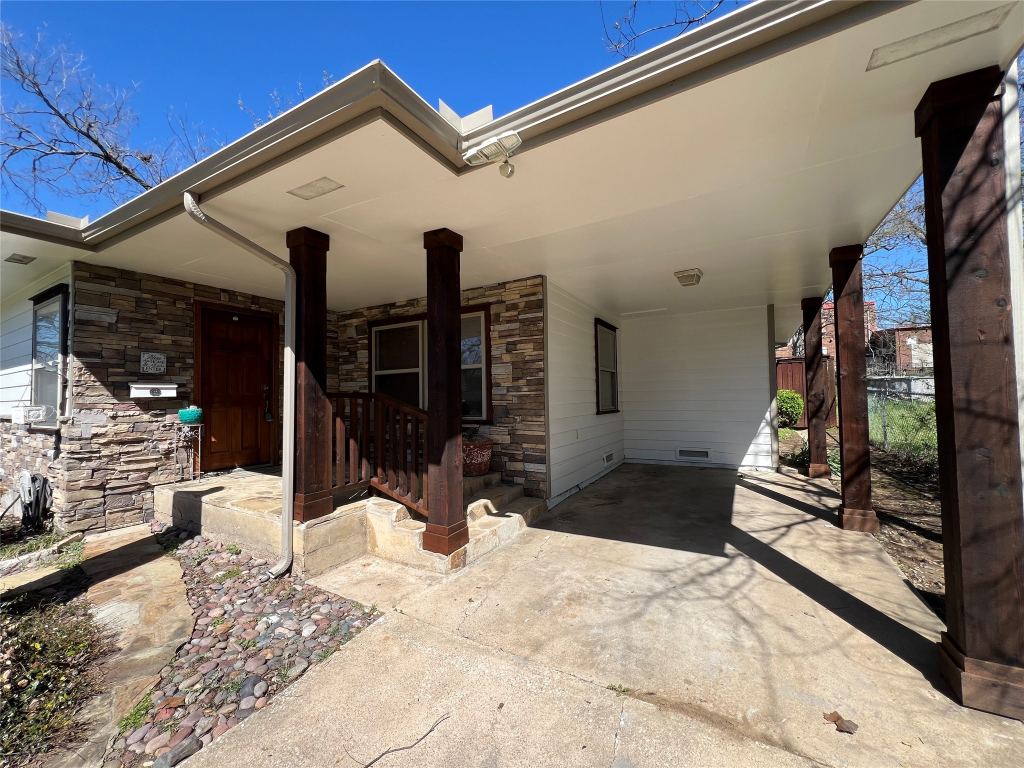 533 E Sears Street, Denison, TX 75021 — photo 1