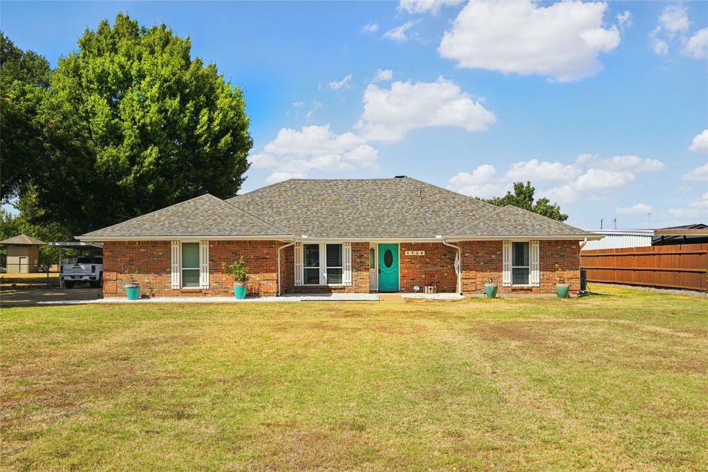 1710 Vineyard Road, Grand Prairie, TX 75052 — photo 1