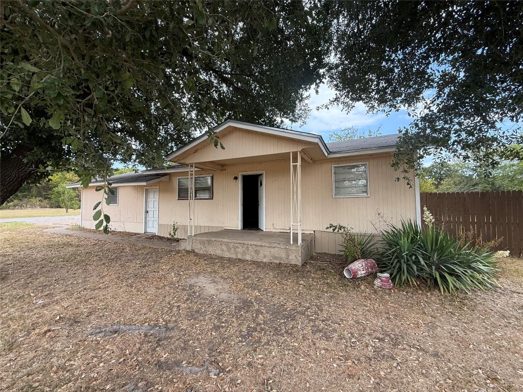 201 Waikiki Trail, Tool, TX 75143 — photo 1