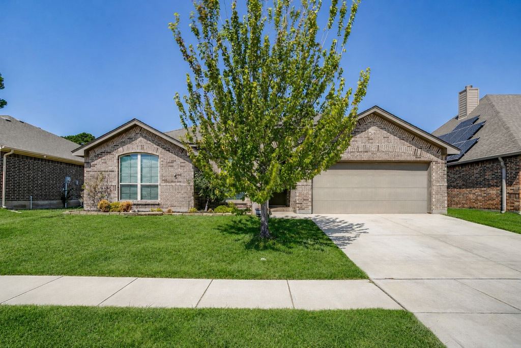 213 Marina Drive, Azle, TX 76020 — photo 1