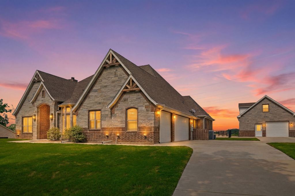 318 Arapahoe Ridge, Weatherford, TX 76087 — photo 1