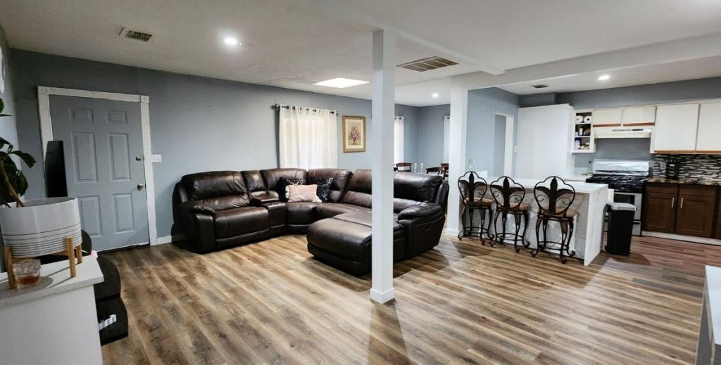 318 Macarthur Boulevard, Grand Prairie, TX 75050 — photo 1