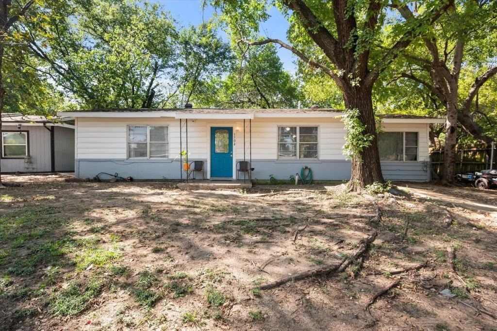 1704 Joyce Street, Arlington, TX 76010 — photo 1