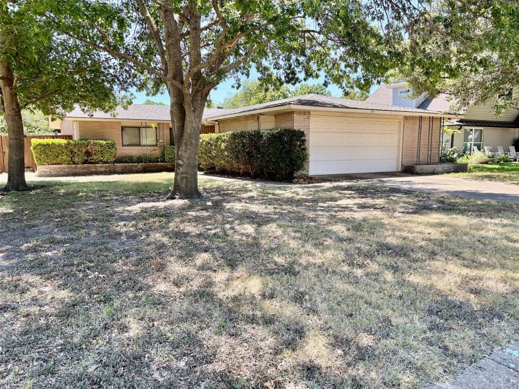 801 Kingswood Avenue, Richardson, TX 75080 — photo 1