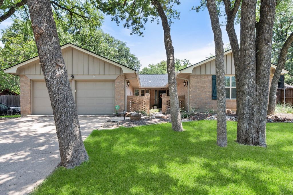 3603 Yorkshire Drive, Arlington, TX 76013 — photo 1