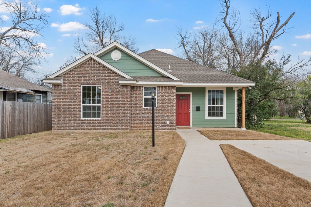 1325 N 11th Street, Waco, TX 76707 — photo 1