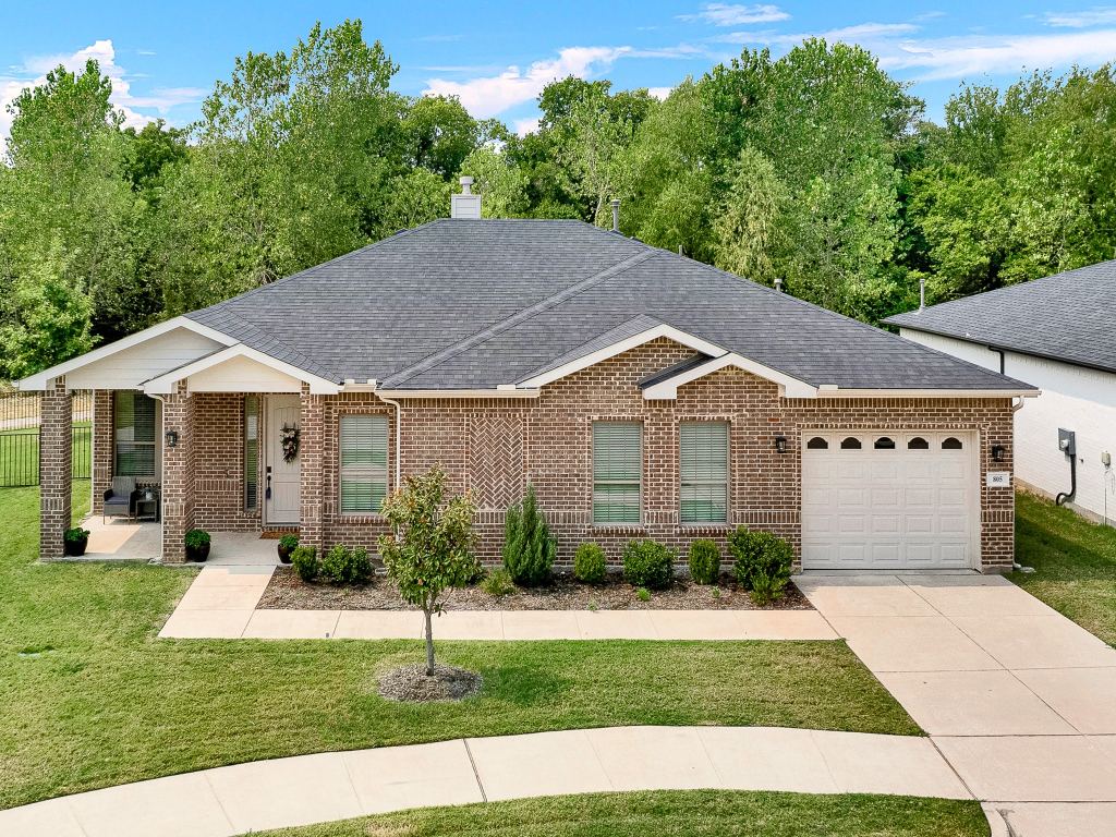 805 Hearthside Way