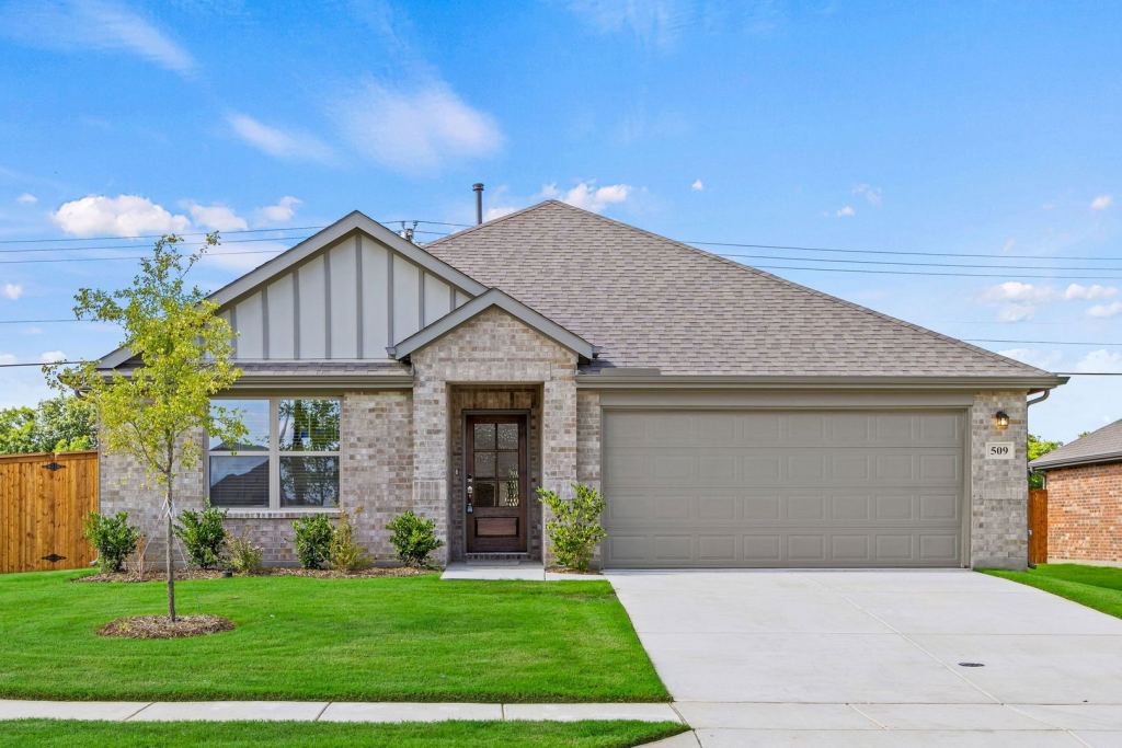 556 Stone Hollow Drive, Van Alstyne, TX 75495 — photo 1