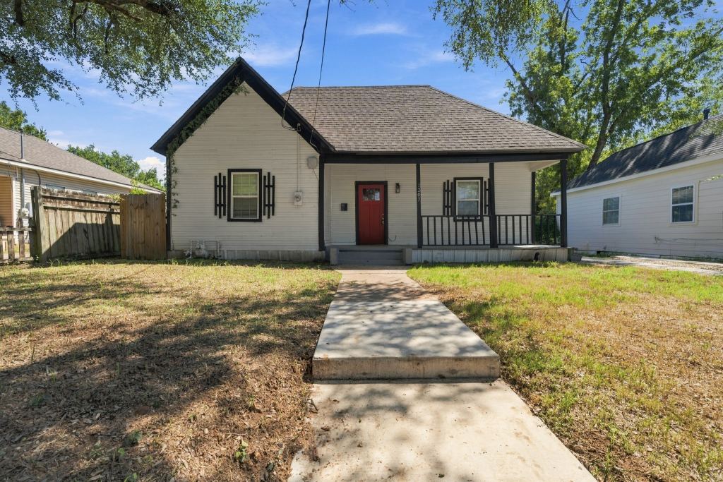 1207 Paul Quinn Street, Waco, TX 76704 — photo 1