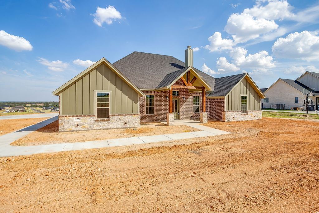 2000 Highland View Drive, Springtown, TX 76082 — photo 1
