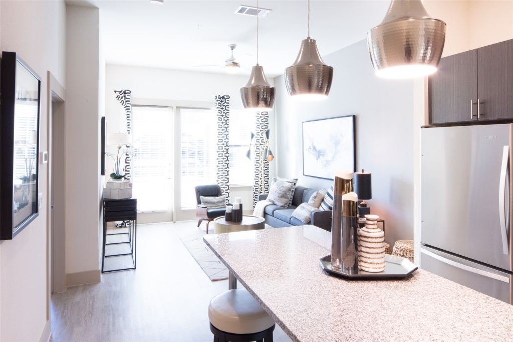901 N Zang Boulevard 302, Dallas, TX 75208 — photo 1