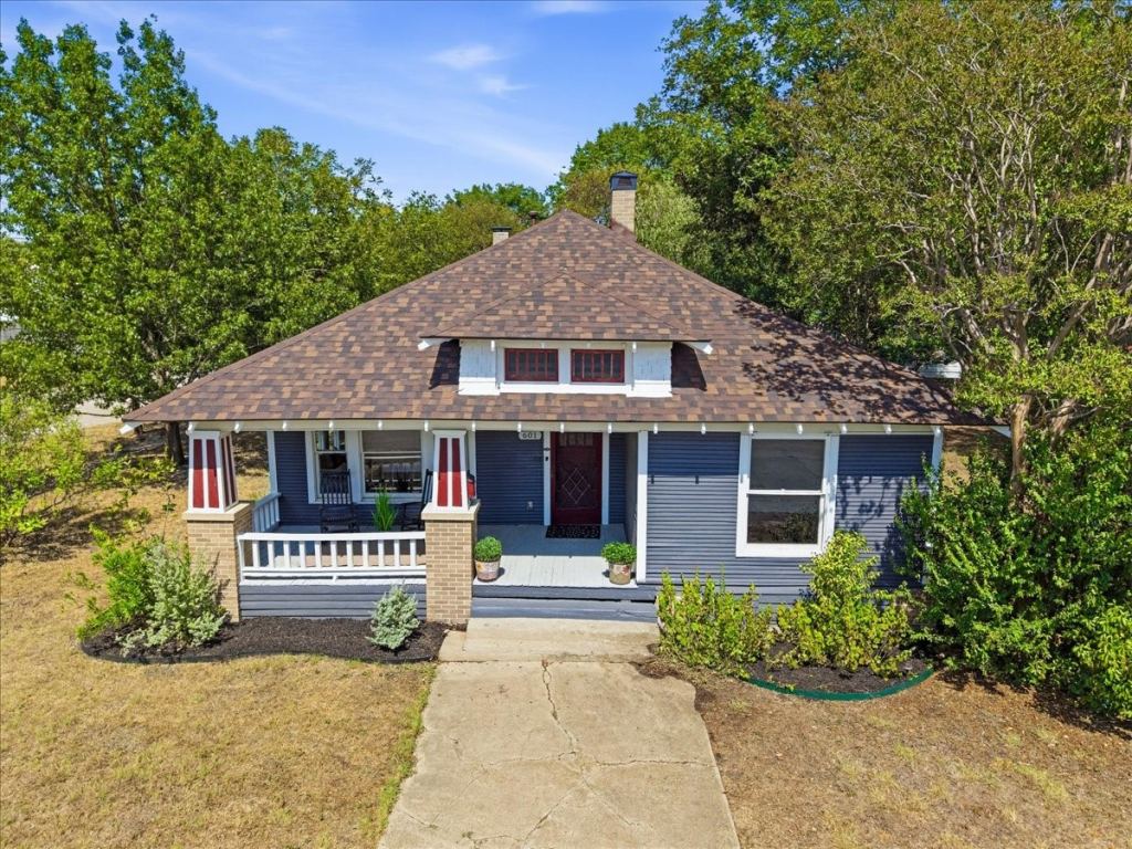 601 Oldham Street, Waxahachie, TX 75165 — photo 1