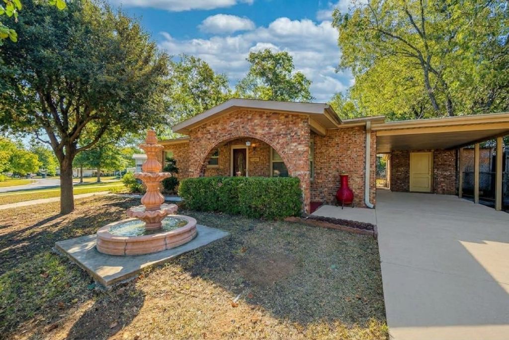 4712 Laverda Drive, Haltom City, TX 76117 — photo 1