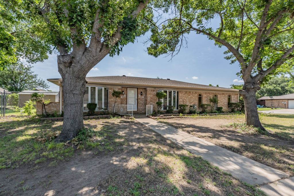2863 Hitson Lane, Fort Worth, TX 76112 — photo 1