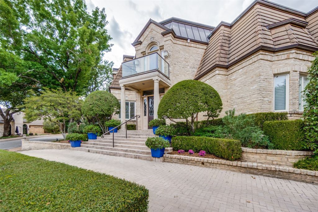 7744 Glen Albens Circle
