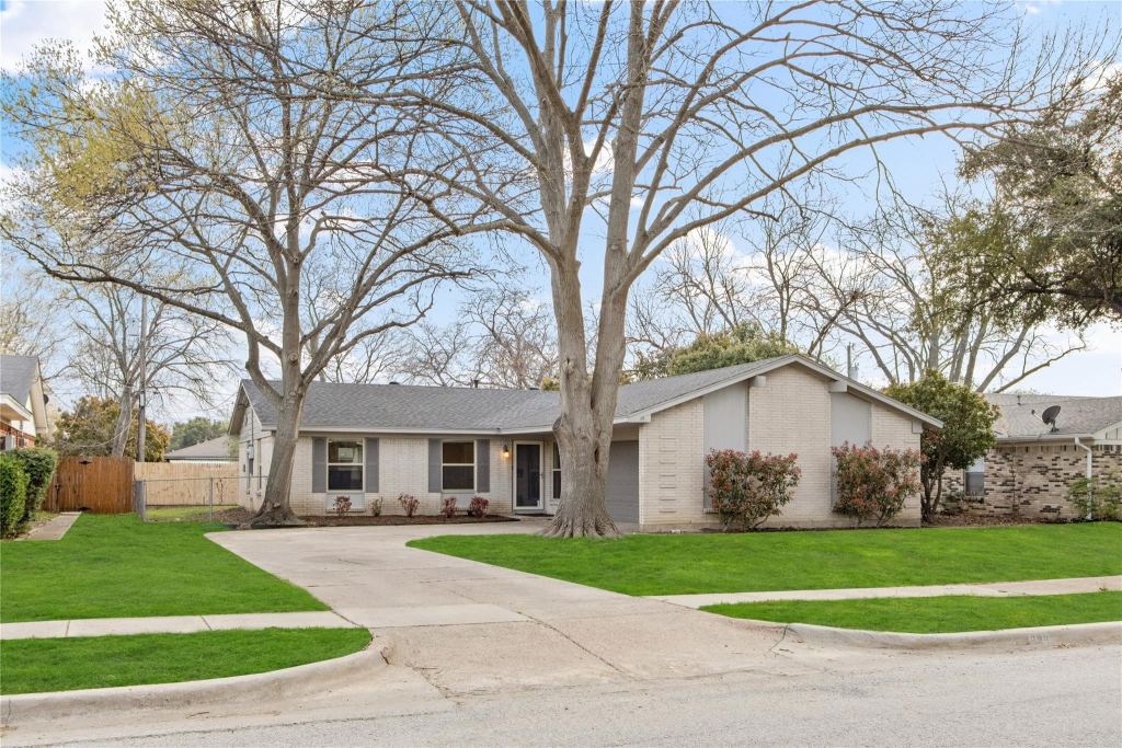 609 Cambridge Drive, Richardson, TX 75080 — photo 1
