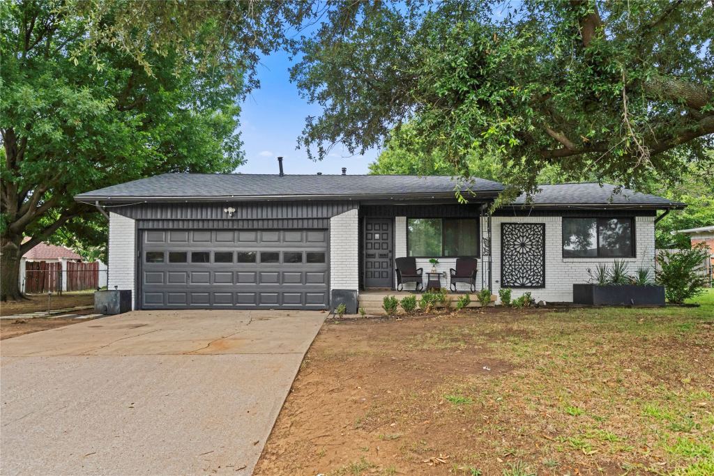 8128 Newman Drive, North Richland Hills, TX 76180 — photo 1