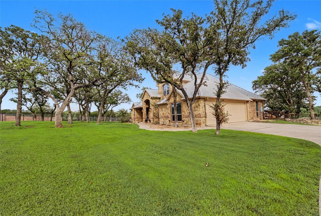137 Silver Saddle Circle, Weatherford, TX 76087 — photo 1