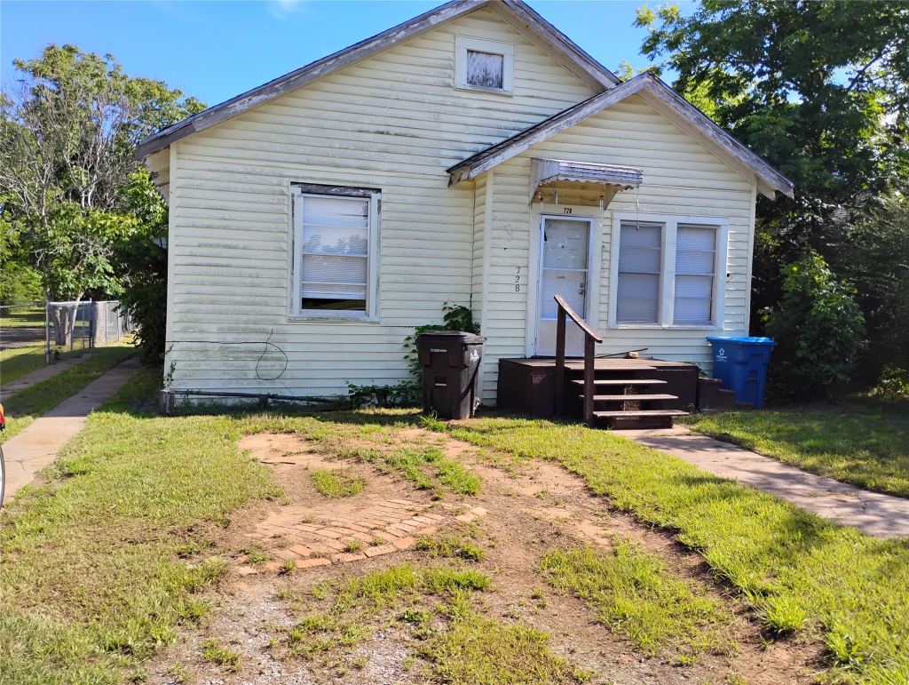 728 W Elm Street, Denison, TX 75020 — photo 1