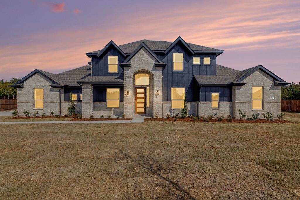 7041 Champion Road, Midlothian, TX 76065 — photo 1