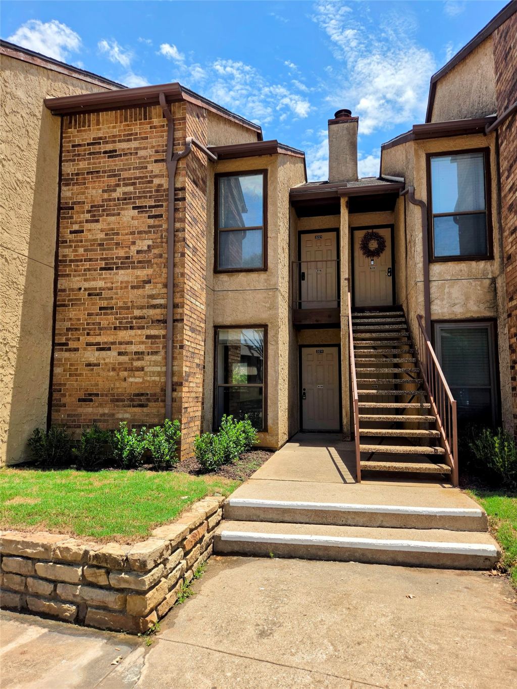 2103 Friendly Drive 3211