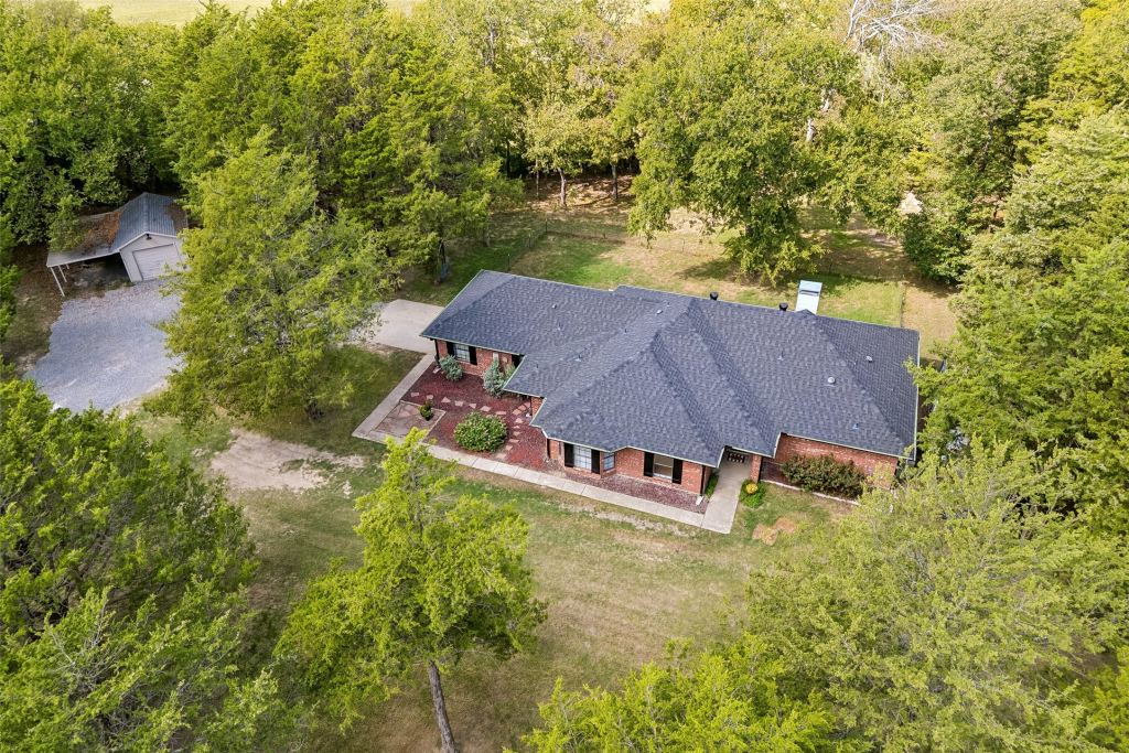 2615 N Lincoln Park Road, Van Alstyne, TX 75495 — photo 1