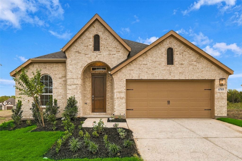 1710 Whispering Meadow Drive, Van Alstyne, TX 75495 — photo 1