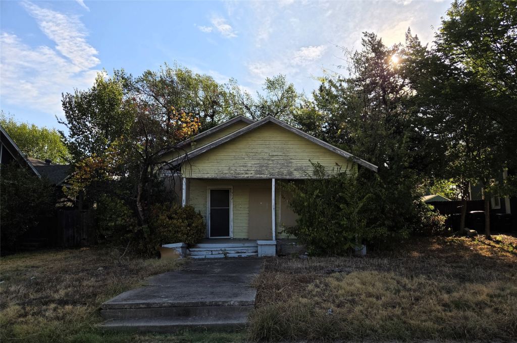 1517 Alston Avenue, Fort Worth, TX 76104 — photo 1