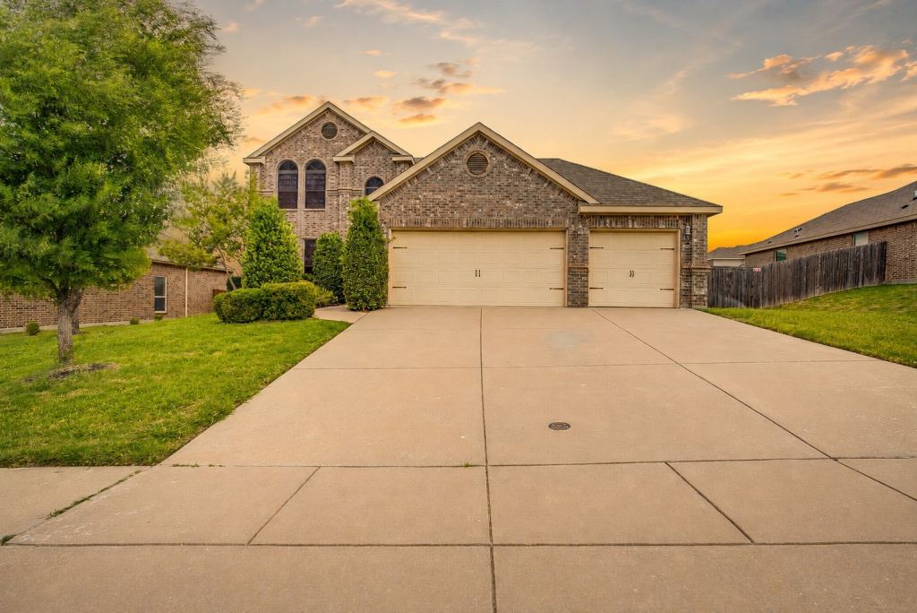 1537 Silverstone Drive, Weatherford, TX 76087 — photo 1