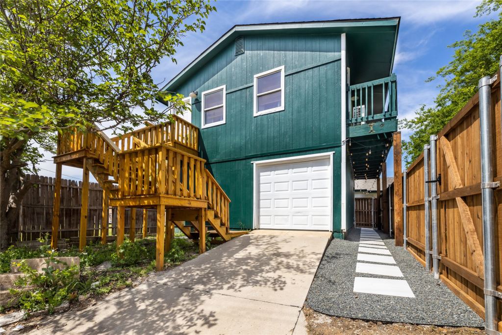 2402 Misty Lane, Carrollton, TX 75006 — photo 1