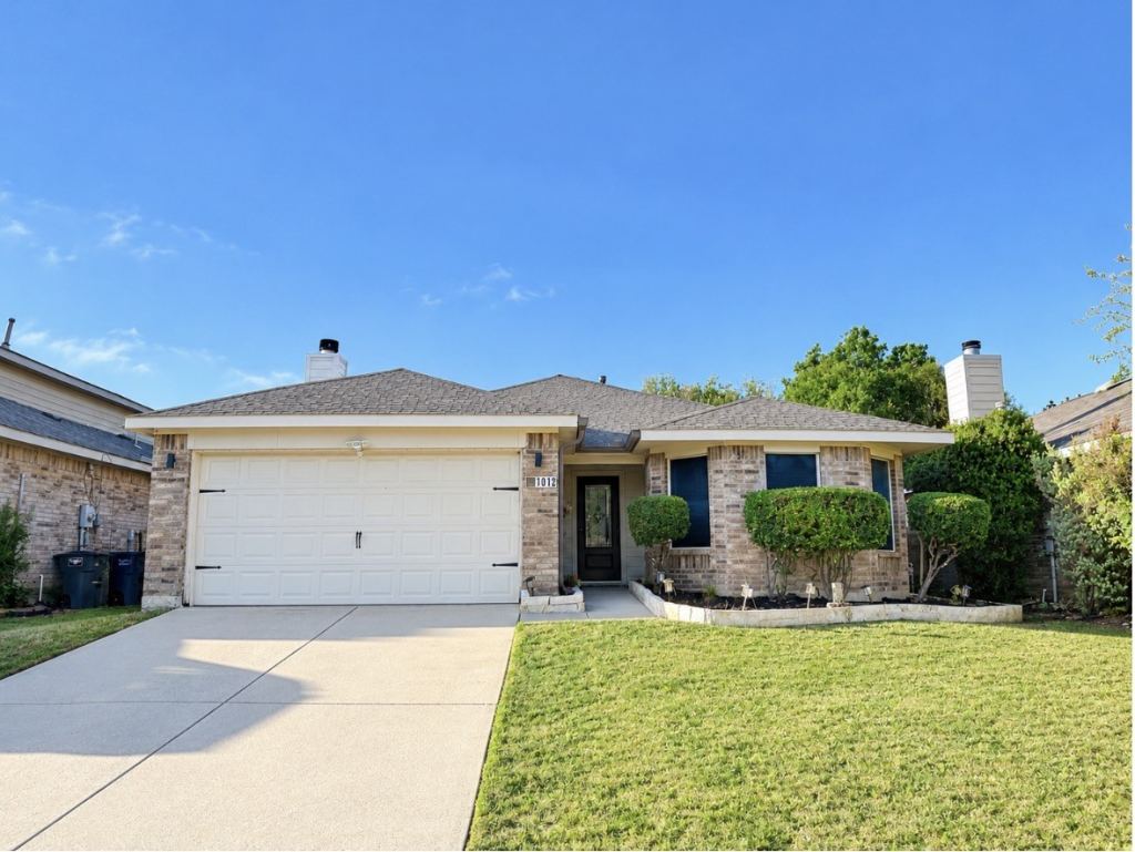 1012 Triple Crown Drive, Fort Worth, TX 76179 — photo 1