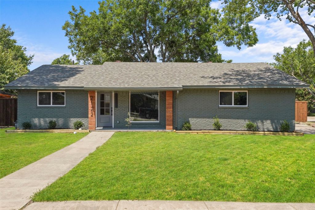 2122 Lemart Street, Grand Prairie, TX 75051 — photo 1