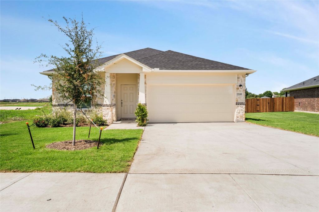 2110 Ridgecrest Lane, Sherman, TX 75092 — photo 1